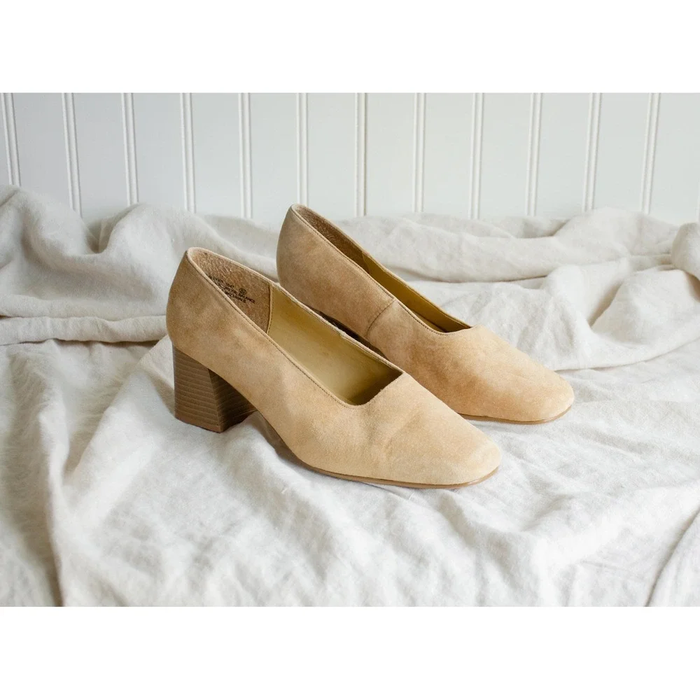 vtg Savida beige suede block heel square toe shoes size 8.5‎